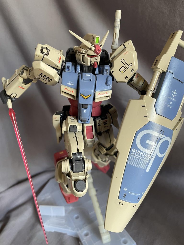 陸戦特化の機体なので、ライフルよりもサーベルが似合う!?