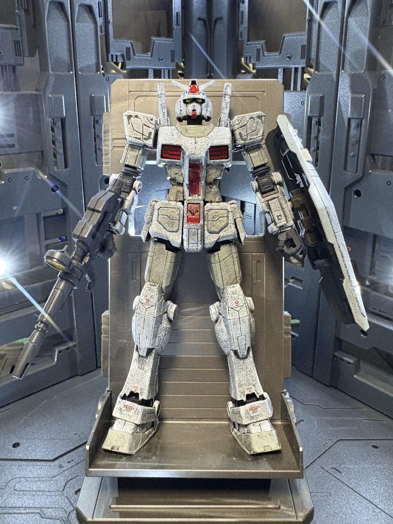 スポンジ塗装はその使わなくなった水性塗料が活躍してくれています。(フタが開かなくなっている物もありますが、成分的には問題ない感じです。)