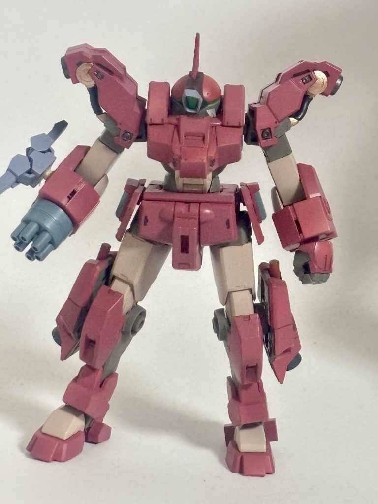 カラーは本家ボトムズカラーのローズピンク、そしてダグラムカラーのライトブラウン、頭部にレッドブラウンクレオス ブルーグレー、NAZCAジョイントグレーカッパーにタイヤブラックを肩部に