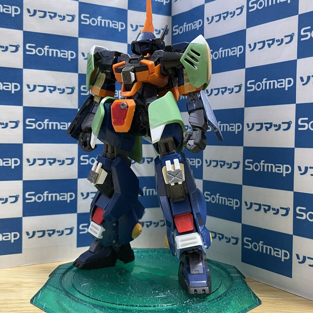 初期検討段階。型アーマー、膝、脛の増加装甲がいまいち納得いかない。