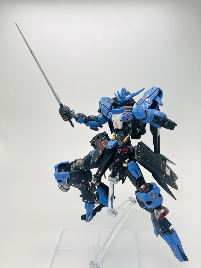 フルメカニクスがあるのにMGリリースという人気の機体、キットもスタイリッシュなデザインを見事に再現😘