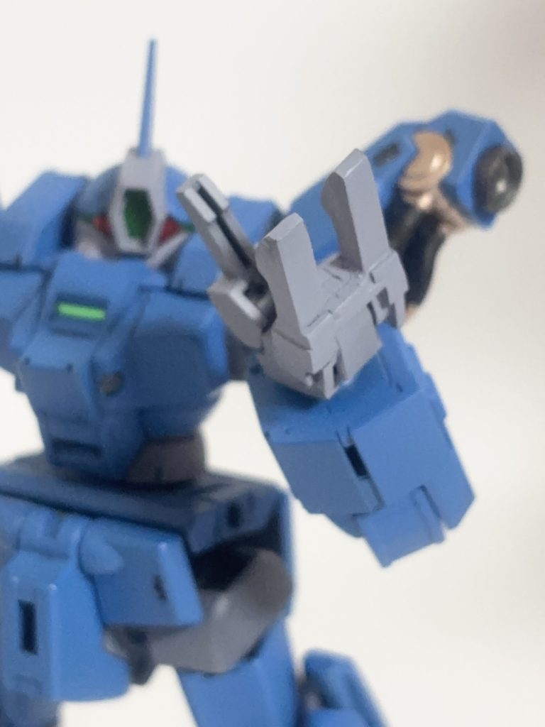 爪の一方を中央で切断し三本爪化