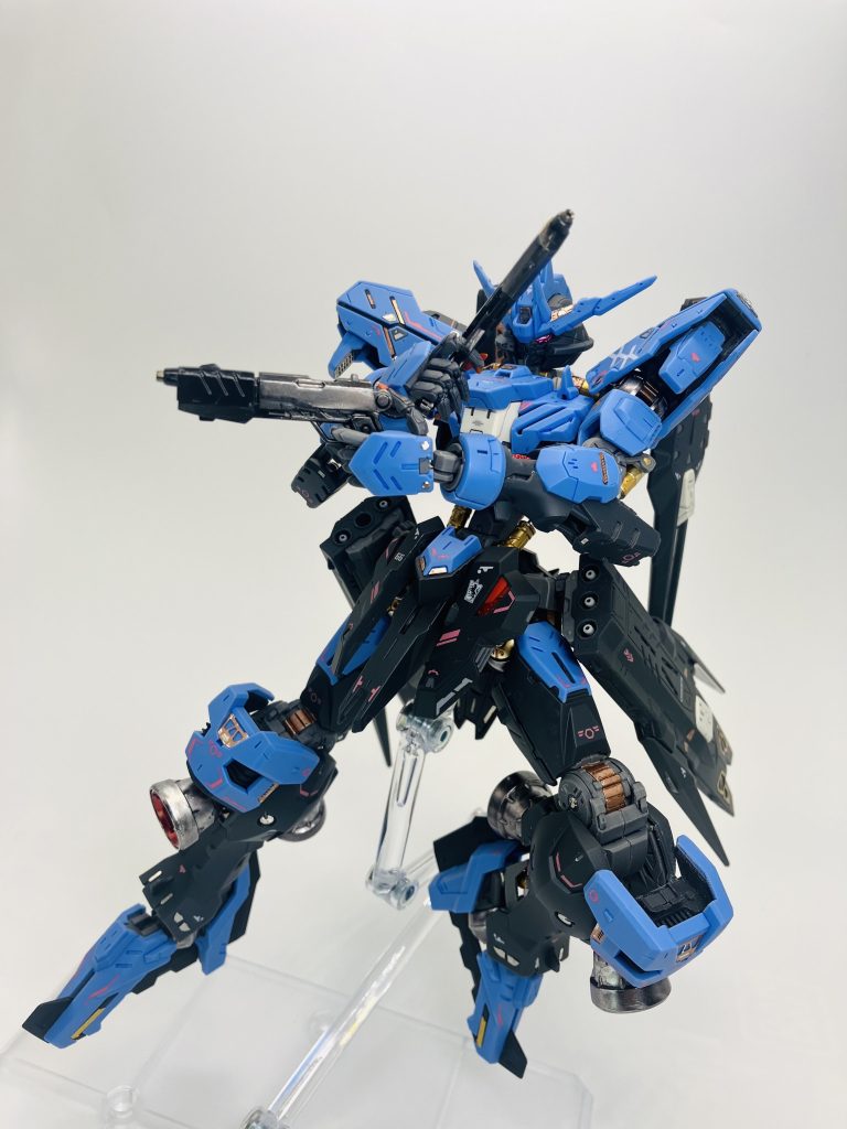 🎬映画「リベリオン」のクレリック、クリスチャン•ベールのガン=カタばりにポージングしたかったんですが😅💦