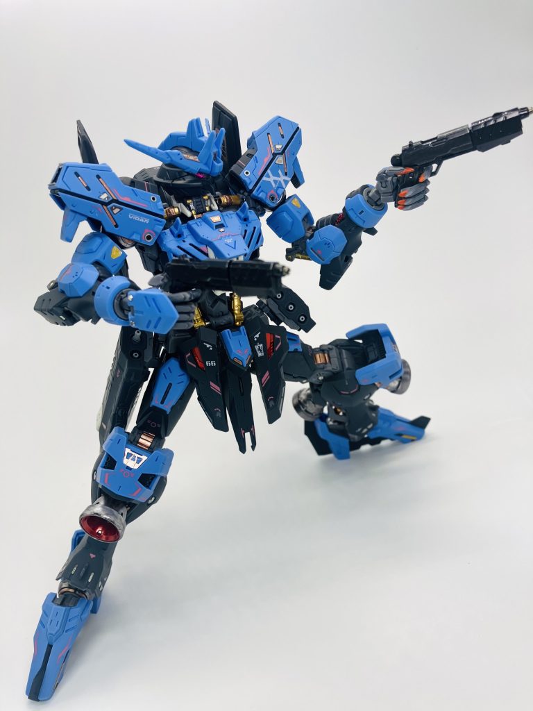 拳銃はガラーリマーカーのジルコニアブラック、黒光り感出したかったんですが厚塗りし過ぎました😰