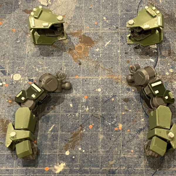 ガンプラ合宿その2 (グレイズ製作中)