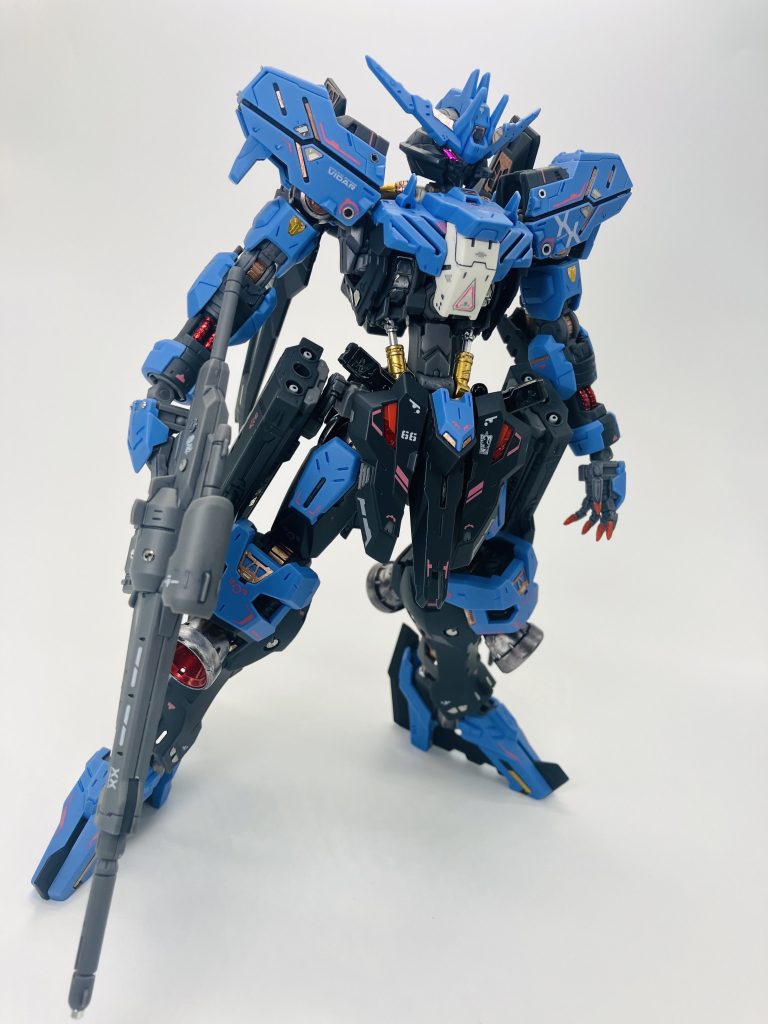 武装はビームライフルとフロントアーマー裏にハンドガンが2丁🔫