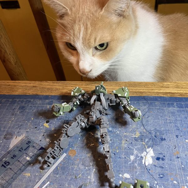 ガンプラ合宿からの続きでグレイズに手を加えています٩( ᐛ )وしかし、コレでいいのかなぁ(´⊙ω⊙`)プラ板たぶんデカールより貼っている、こうチマチマ工作は自分好きなんだと改めて思う今日この頃　まぁ変態なんでしょう　笑🤣 今回から新しい導入したプラ材料が使い勝手が良かったです☺️ ※忘れてた(￣▽￣;)私が3人目でバトンリレーしていた投稿のバトン走者の方々へ表題とタグに　〜バトンをつなぐ〜を入れて下さいますよう、宜しくお願いしますm(_ _)mただいま、第二、第三レーンでのバトンリレーも走り出していますので、そちらも応援よろしくです╰(*´︶`*)╯（5枚目）