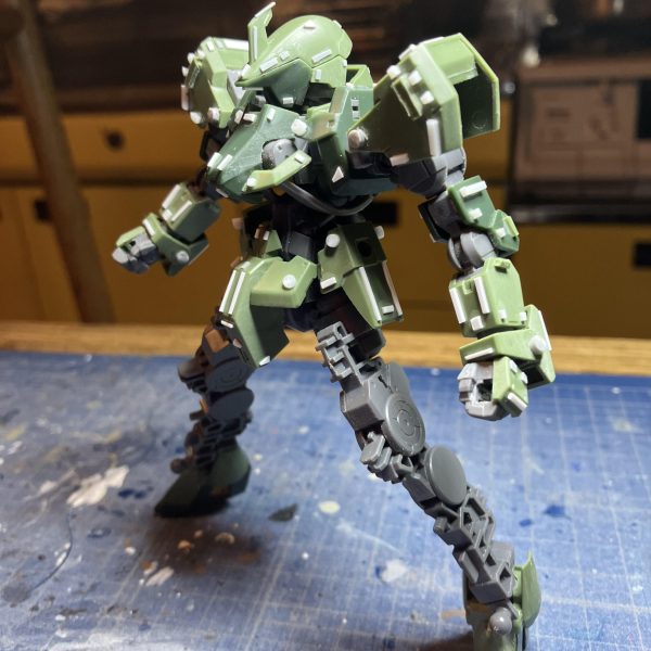 ガンプラ合宿からの続きでグレイズに手を加えています٩( ᐛ )وしかし、コレでいいのかなぁ(´⊙ω⊙`)プラ板たぶんデカールより貼っている、こうチマチマ工作は自分好きなんだと改めて思う今日この頃　まぁ変態なんでしょう　笑🤣 今回から新しい導入したプラ材料が使い勝手が良かったです☺️ ※忘れてた(￣▽￣;)私が3人目でバトンリレーしていた投稿のバトン走者の方々へ表題とタグに　〜バトンをつなぐ〜を入れて下さいますよう、宜しくお願いしますm(_ _)mただいま、第二、第三レーンでのバトンリレーも走り出していますので、そちらも応援よろしくです╰(*´︶`*)╯（2枚目）