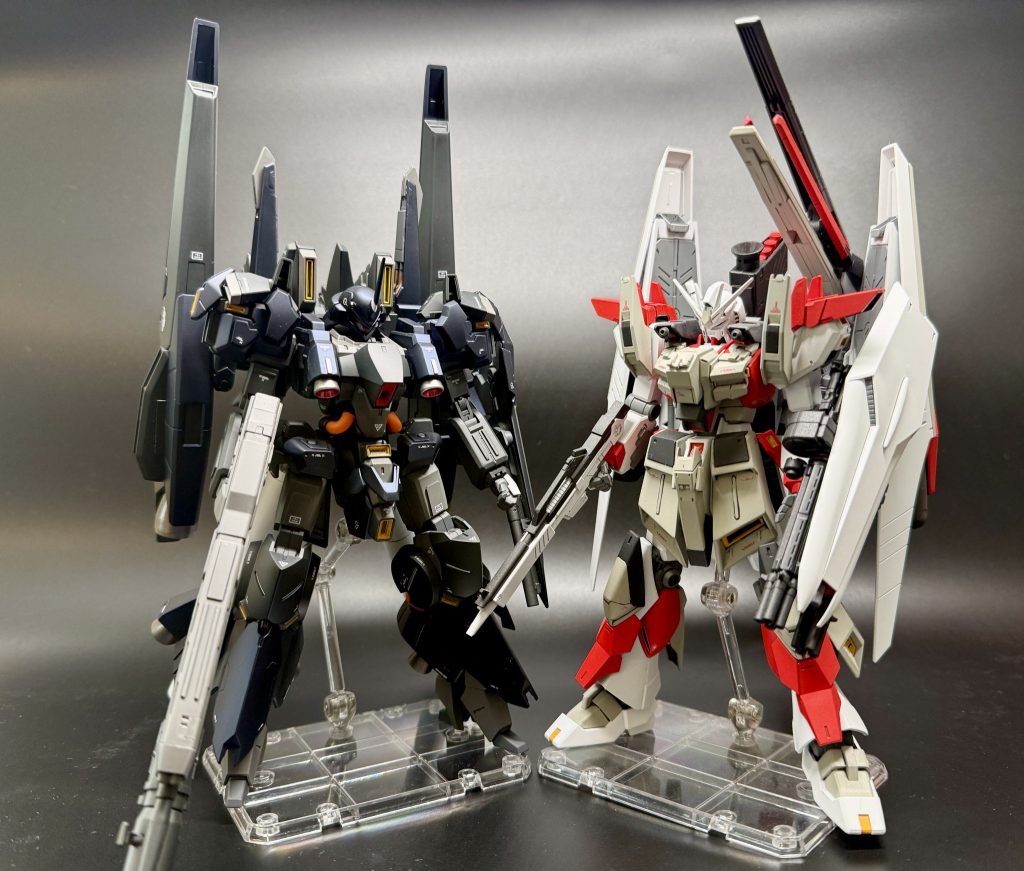 以前つくったνガンダムのライバル機をイメージして制作しました。