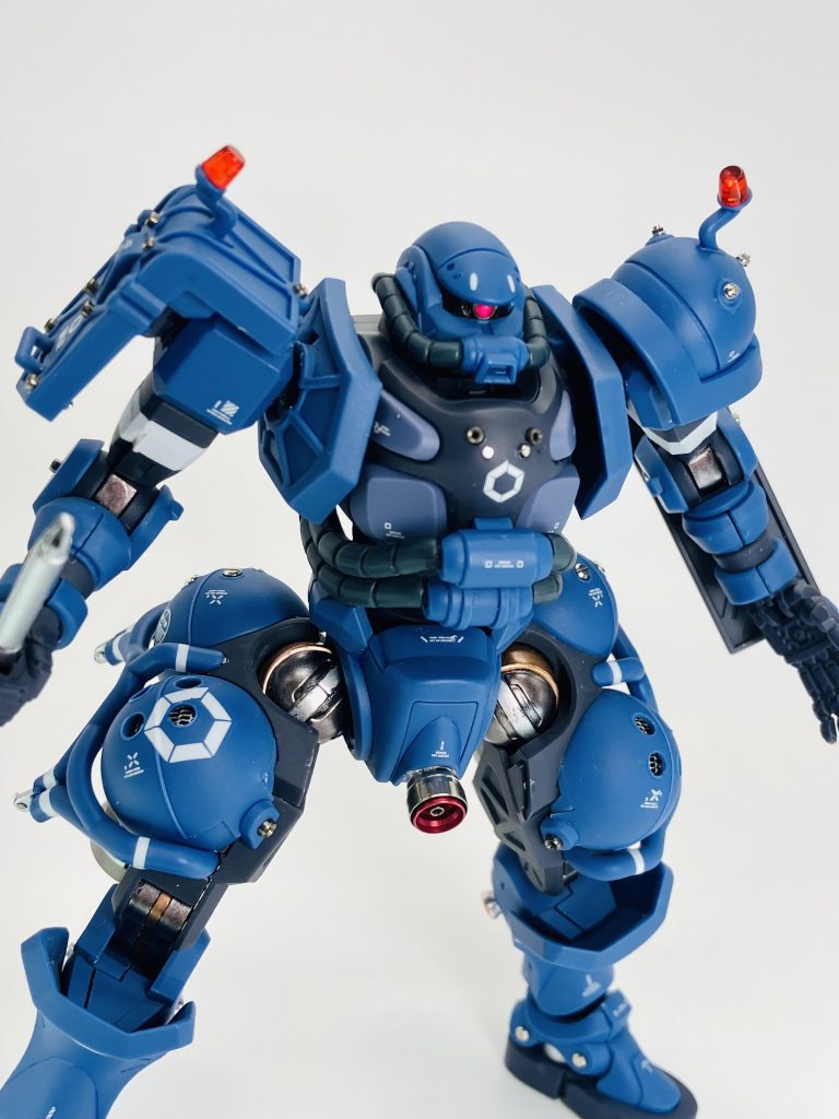 モノアイは枠プレートにメタリックシール&レジン液です🥴当初、ワンサイズ大きいパーツを予定していたので強引に修正しました🥳