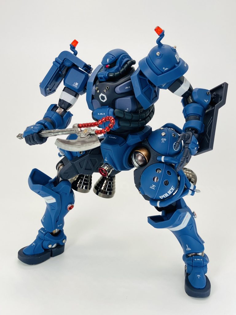 アックスを装備、パイプはロイヤルメタレッドに軽くスミ入れ、全体はヘビーガンメタリックです🥳　もっと暗いイメージなんですが😏