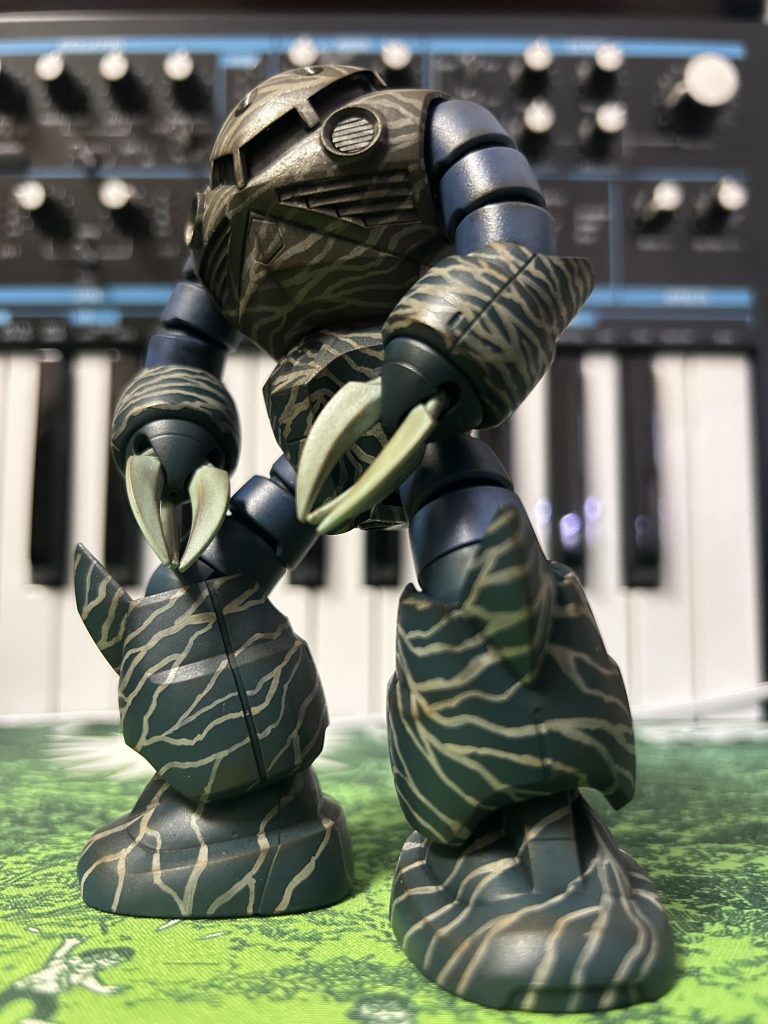 ズゴックをタイガーストライプに塗装しました–2枚目/制作者：匿名