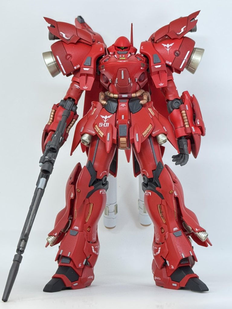 上半身はガーベラテトラで下半身はシナンジュです。バックパックはシナンジュのが無改造でガーベラに接続できました。