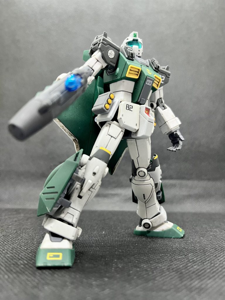 オーストラリア東部の海に近いという設定のトリントン基地に所属している（という脳内設定）ので、右肩にはトリントン基地のエンブレムを張ってみました。あと、あごの出っ張りは自分の好みで削ってます。おかげであごを引くことができるようになりました。