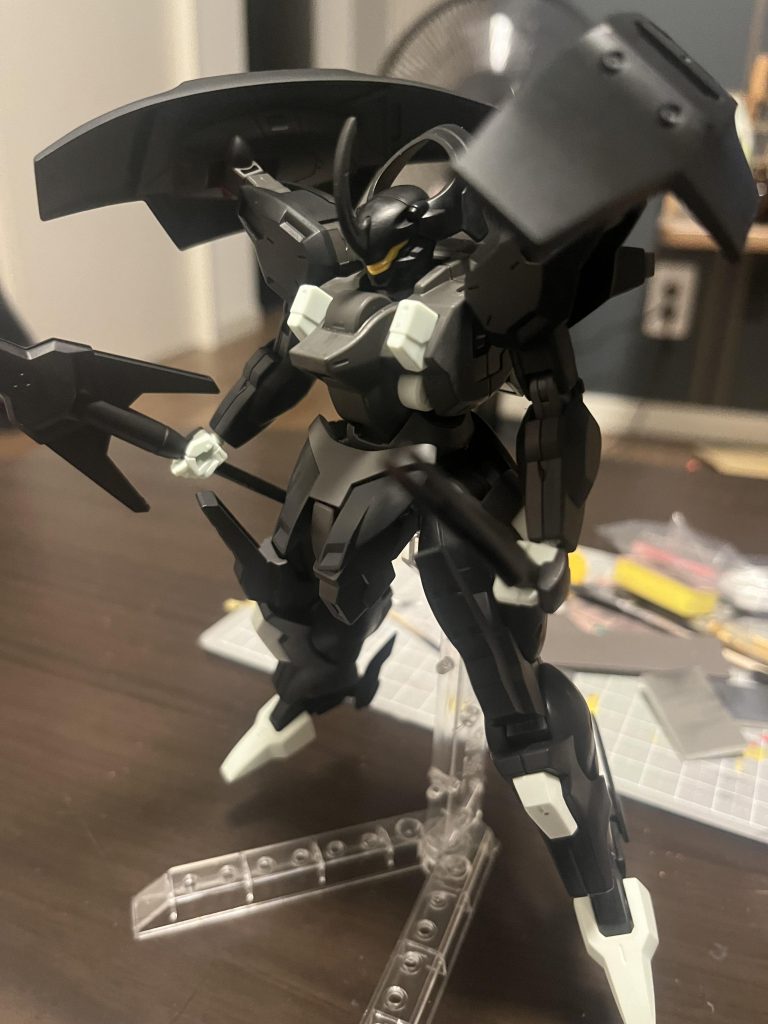 本体は黒サフ立ち上げにしました。