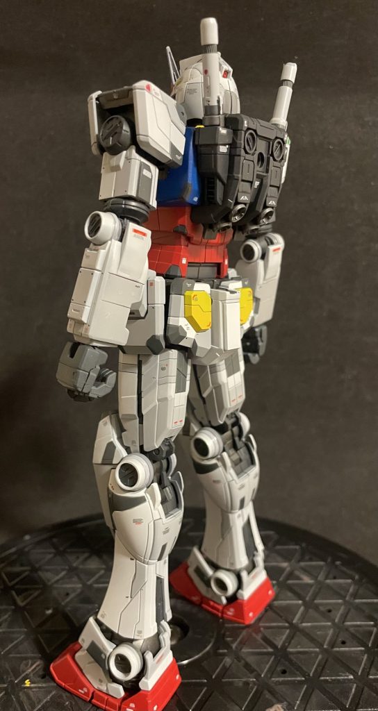 塗り分けが大変で、マスキング地獄でした😅