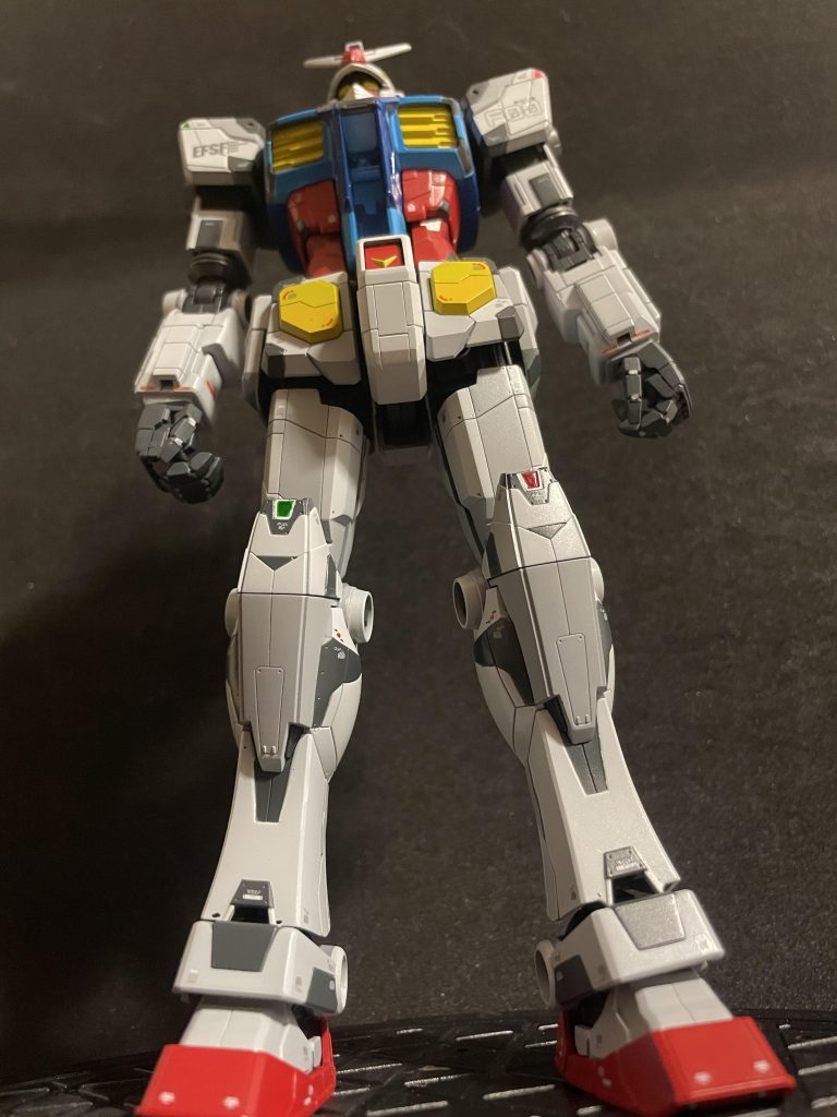 横浜ガンダムは見上げて見るのが一番良いかな。