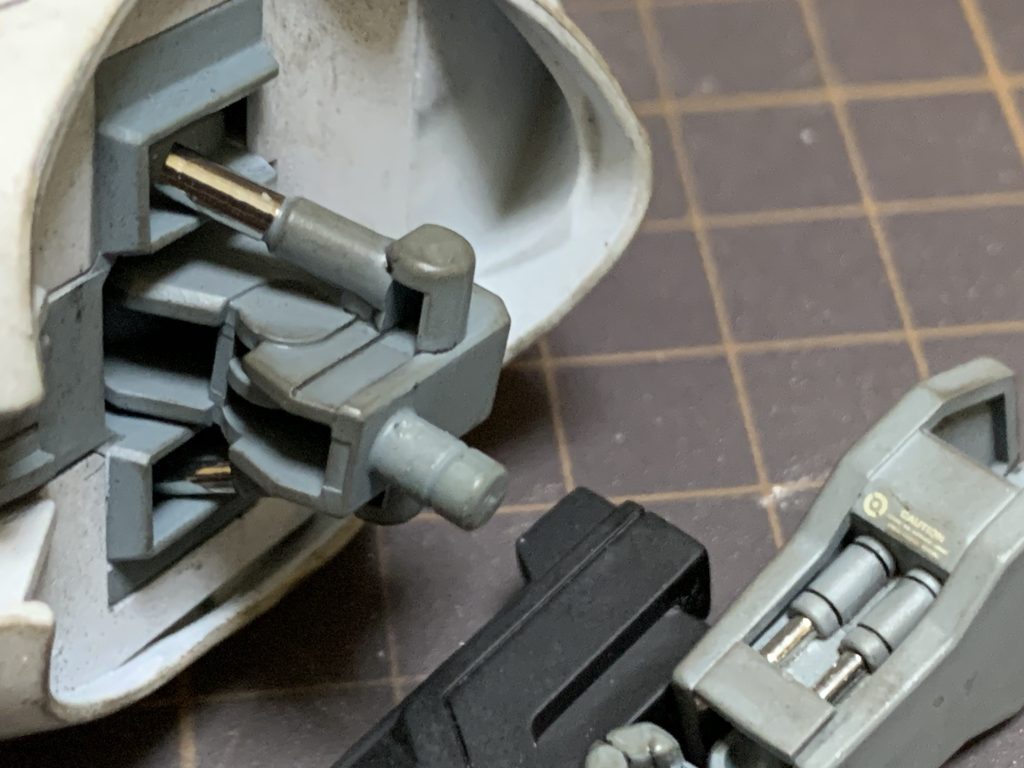 ほかはダンパーにミラーフィニッシュを貼ったくらいです。