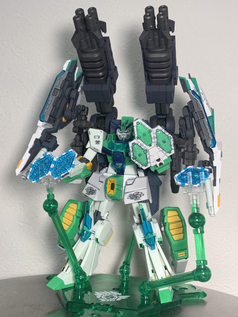 ・甲翼の盾《Shell Bits》展開式の小型防御ユニット群。亀甲陣形を構成し、周囲を覆って味方を守る。防御と機動を両立するGENBUの守護装備。