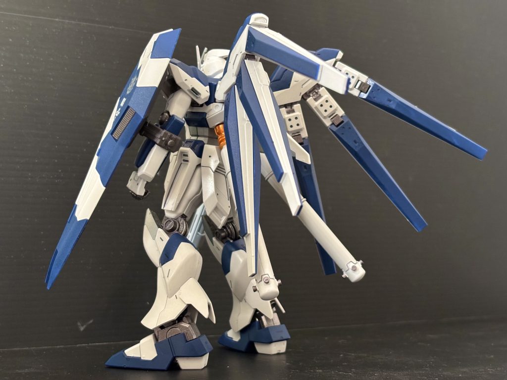 リア①プロペラントタンクの先端部分はオレンジゴールドで塗装しました。