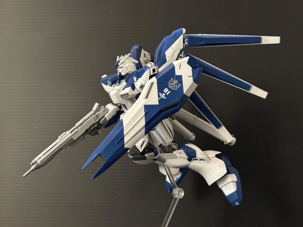 最後までご覧いただきありがとうございました。アムロが乗る機体はやはりかっこいいですね...！