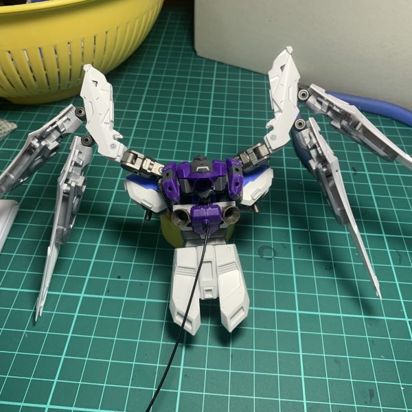 ・HG 1/144 Hi-νガンダム・童友社 御模道 ATKガール 四聖獣 青龍・ヘビィウェポンユニット オービットサークルのミキシングです。設定、カラーリングはまだ未定です。コレが完成したらガンダム（麒麟）を予定してます🙇（2枚目）