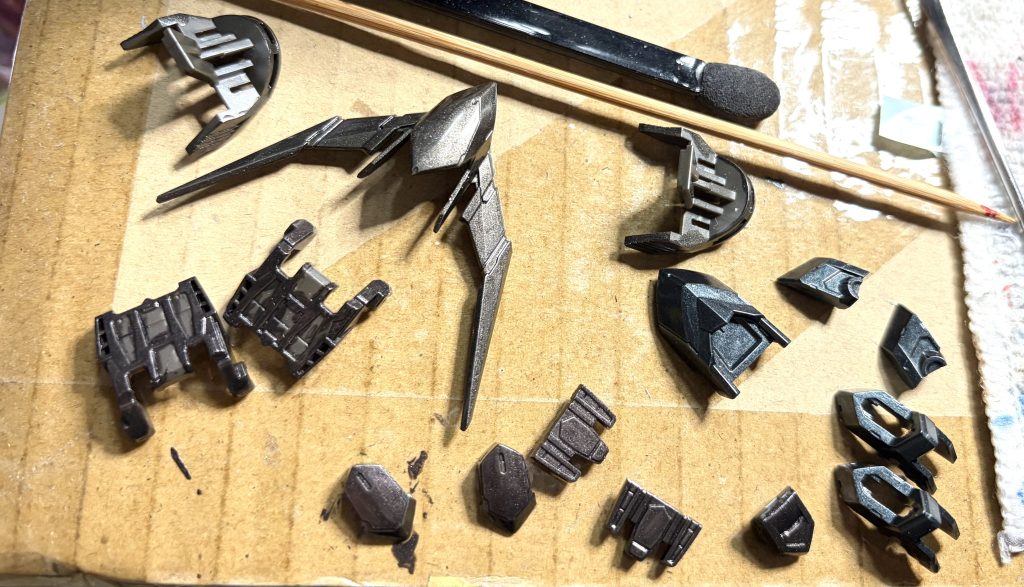 作品名：MGSD バルバトス アイアンブラッドコーティング（制作中）<p>今作ってるMGSD バルバトス アイアンブラッドコーティングやで まだフレームだけやけど、ドライブラシで陰影をつけてみたで〜 初めてのドライブラシやけど、上手くいったんやない？ ちなみに、外装の非メッキガンメタ成型色にこ […]</p>
