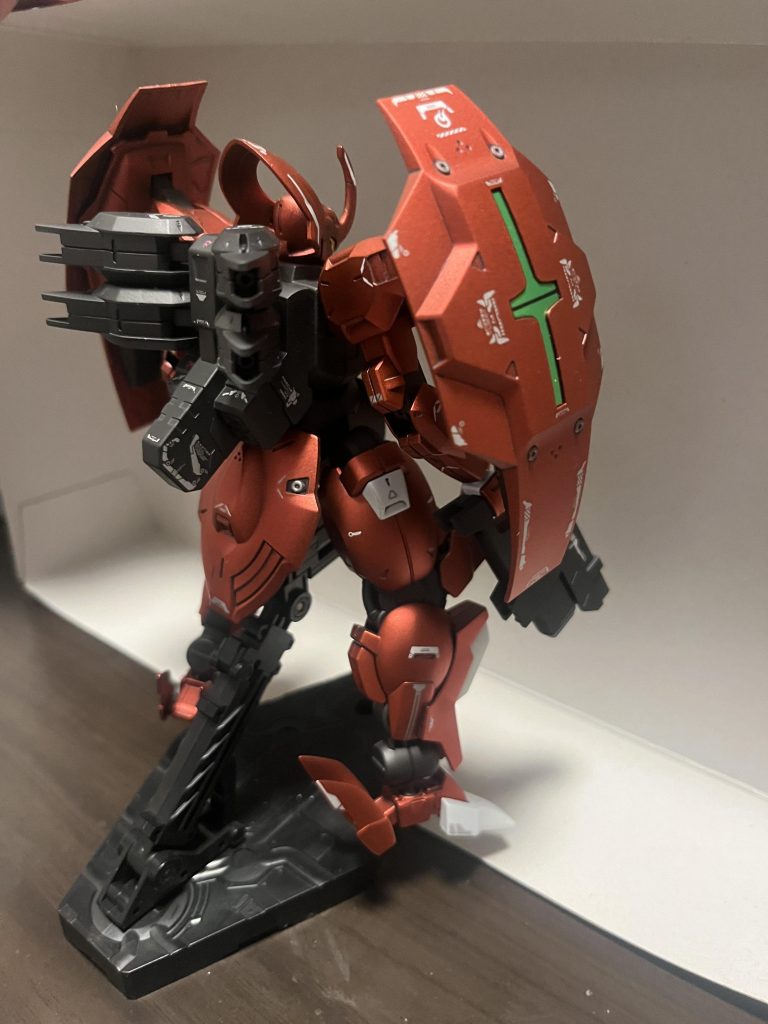 デカール貼りつや消しトップコートで仕上げました。