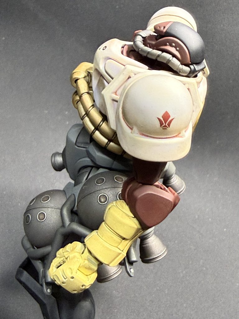 配色はお気付きの方も居られるかもですが、鉄血のオルフェンズに出て来た雪之丞さんをモチーフにしています。ので、シャツの袖には申し訳程度に鉄華団マークを。…ワシもメリビットさんみたいなヨメ欲しい（知らんがな）。