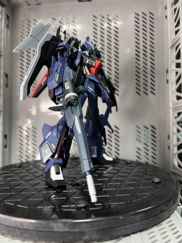 ライフルのスコープに娘かネイルのお手入れで使うツヤツヤになるやつを使いました✨