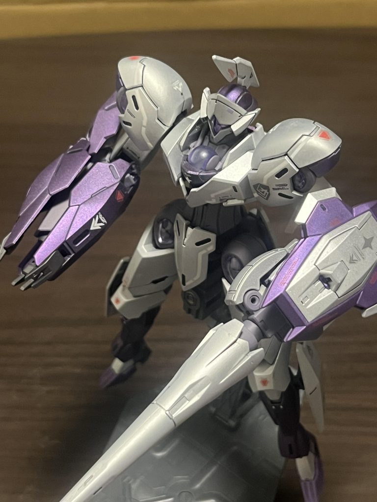 コックピットのクリアパーツをにつや消し吹いてみたのですが、個人的にぼかす感じになって良かったなと感じてます。