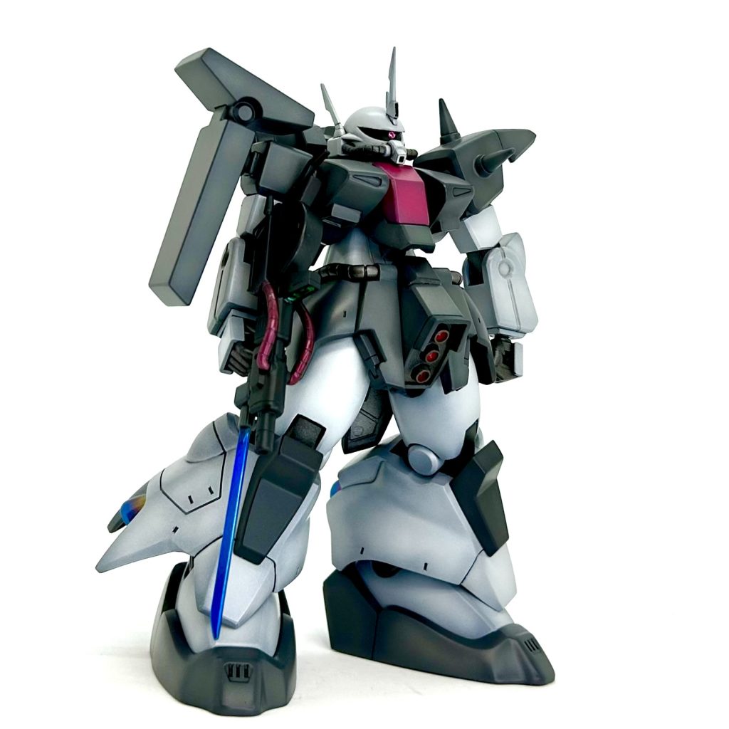 目指しているのが「どこをイジっているのか分からないけど なんとなく素組みよりカッコイイ」なので仕方がないのですが…あんまり素組みと変わんないですね😩