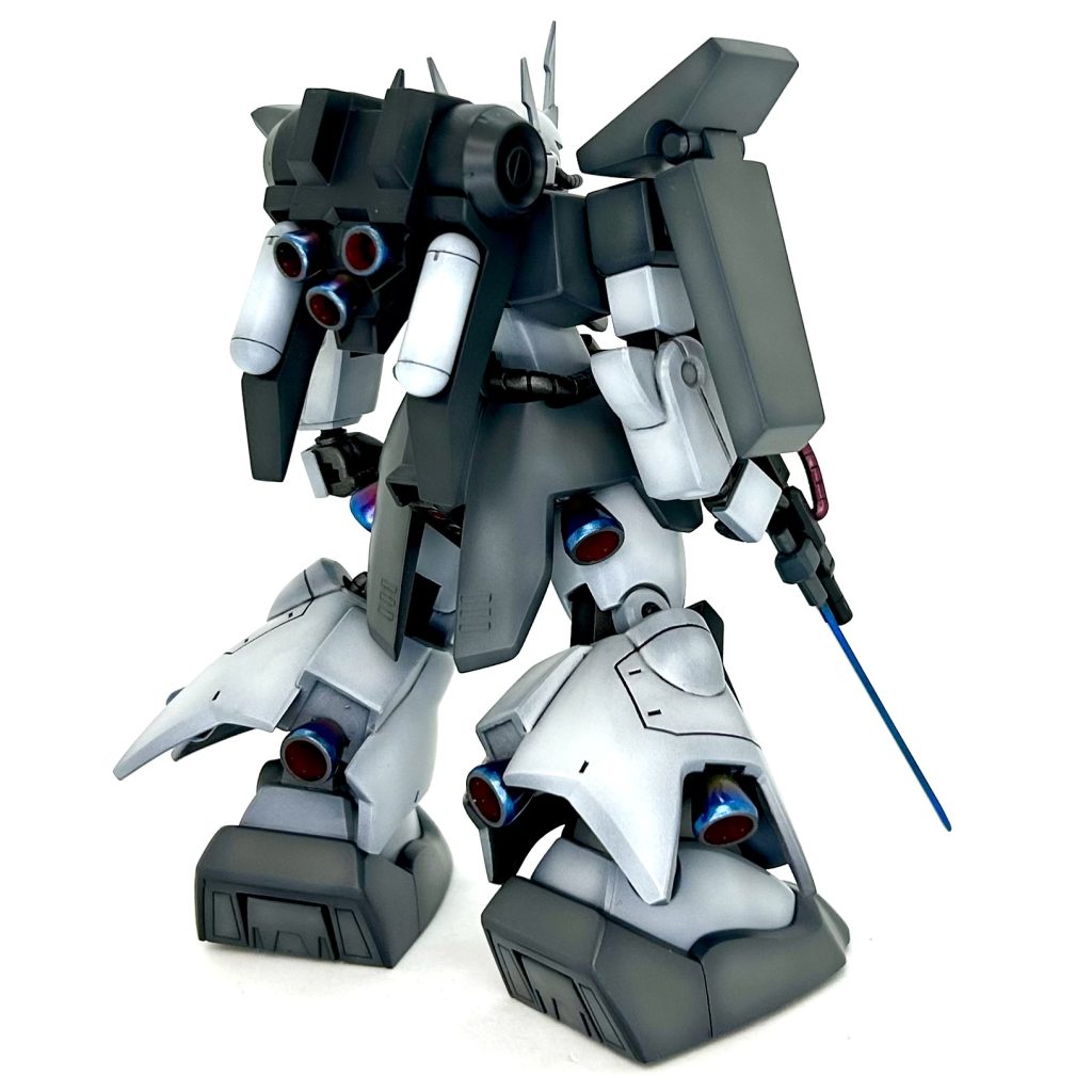 色味に乏しいキットなのでバーニアの焼け塗装がワンポイントになってます😌