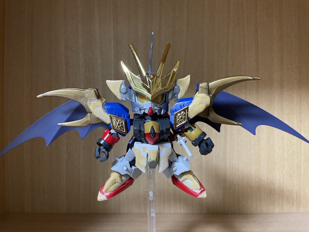 初期の構想です。使うパーツはほぼ決まっていたのでバランス良く配置する事を考えました。