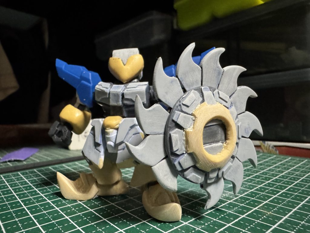 シールドから作り始めました