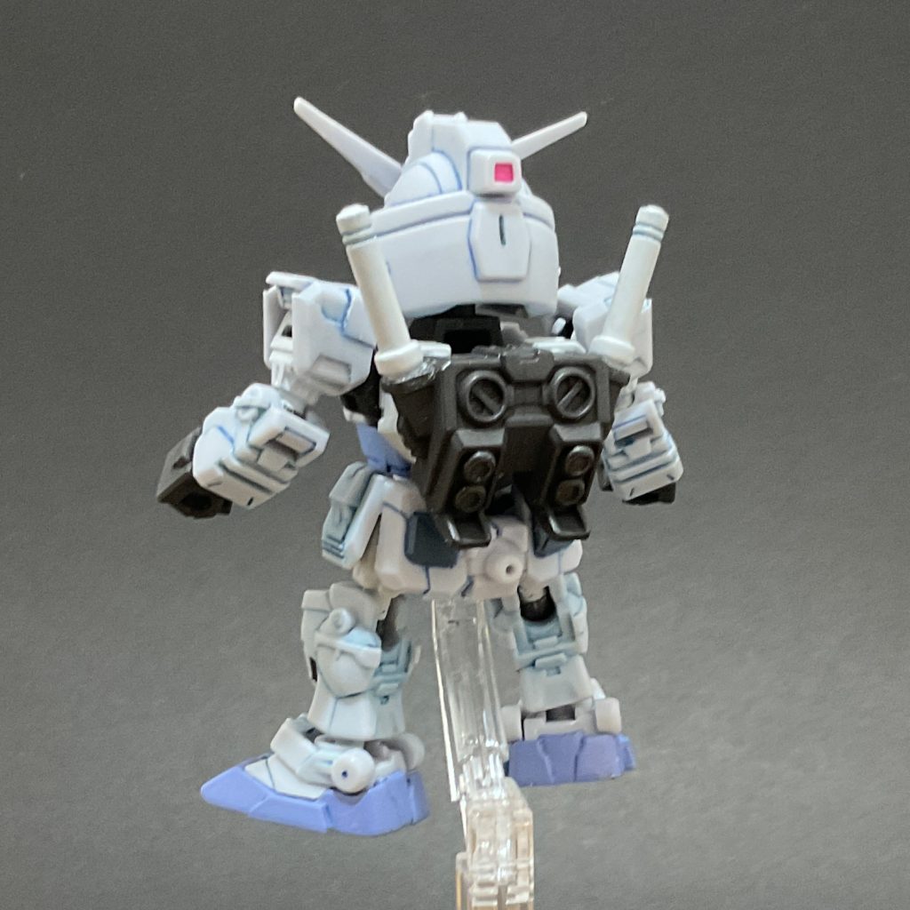 合わせ目が殆ど出ません。頭部側面に一か所ありますが気にならない程度です。ありがたいですね。