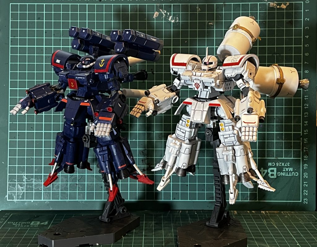 グレーサフからのティターンズブルー2、ミッドナイトブルー、レッド、墨入れ、デカール、艶消し白いのは過去作