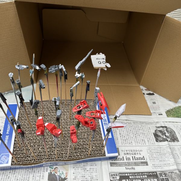 ウイングゼロ　サフまで吹けましたが風邪引いたので製作ストップ中です。代わりにゆっくりですがRGエピオンの仮組みをしています。流石RG この時点でもカッコいいですねw（3枚目）