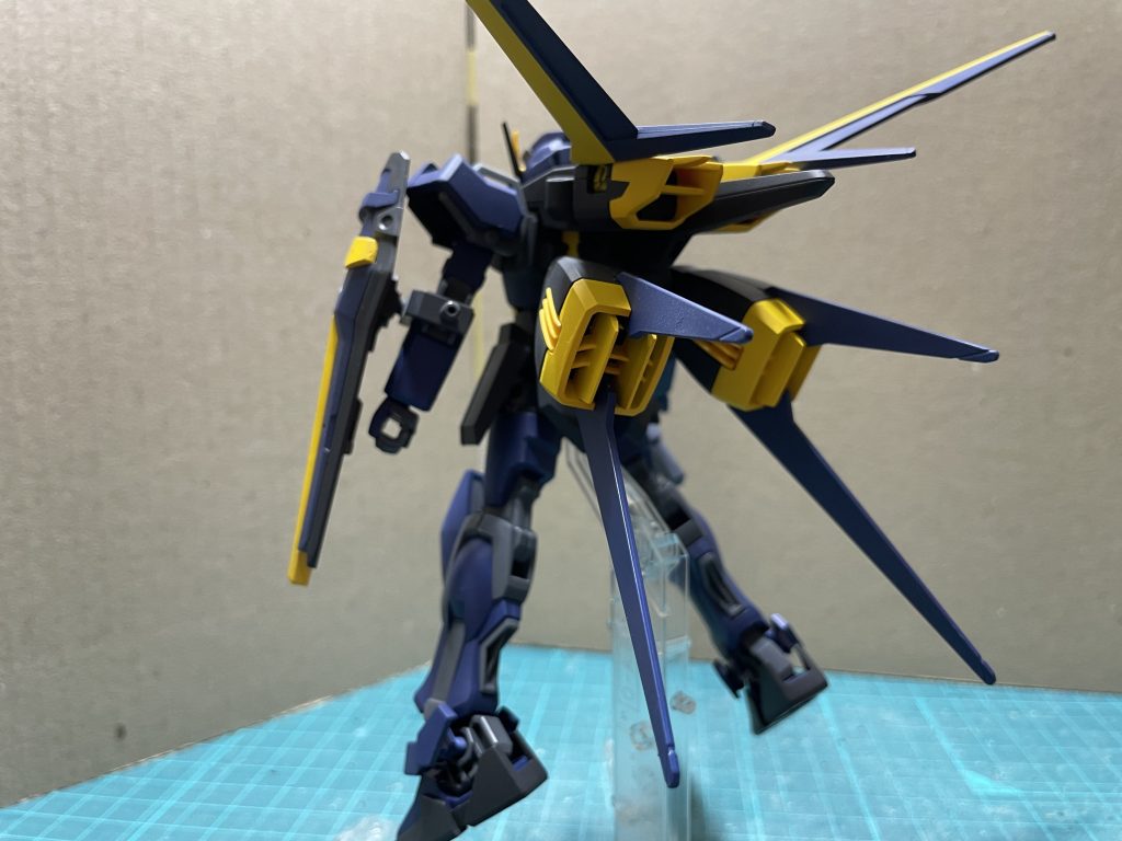 エールストライカーもティターンズカラーにしました。