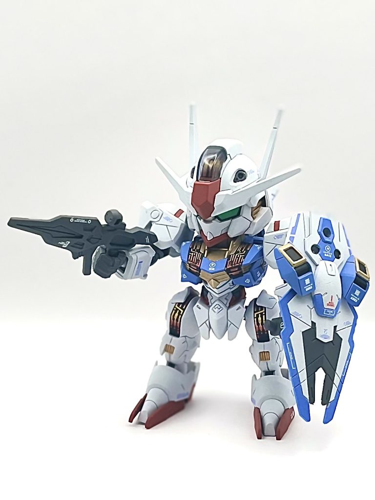 ビームライフルやシールドがペラペラなSDEXシリーズ。スジボリの掘り直ししてたら折れそうになります。