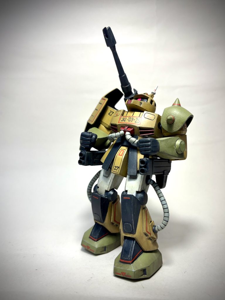 パケ絵に寄せたポーズです。可動域は広くないですが、ハンドガンが持たせられる肘の作りは良いですね。当時のこだわりが感じられます。最後までご覧いただきありがとうございました。