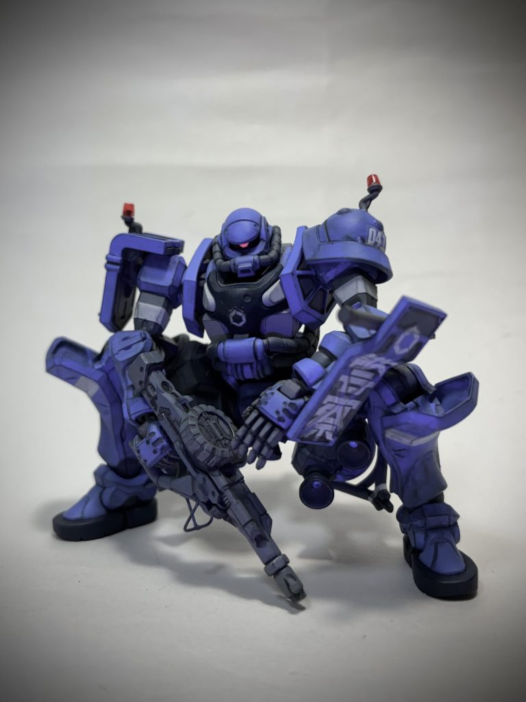 軍警ザクのヤンキー座り。最後までご覧いただきありがとうございました。 