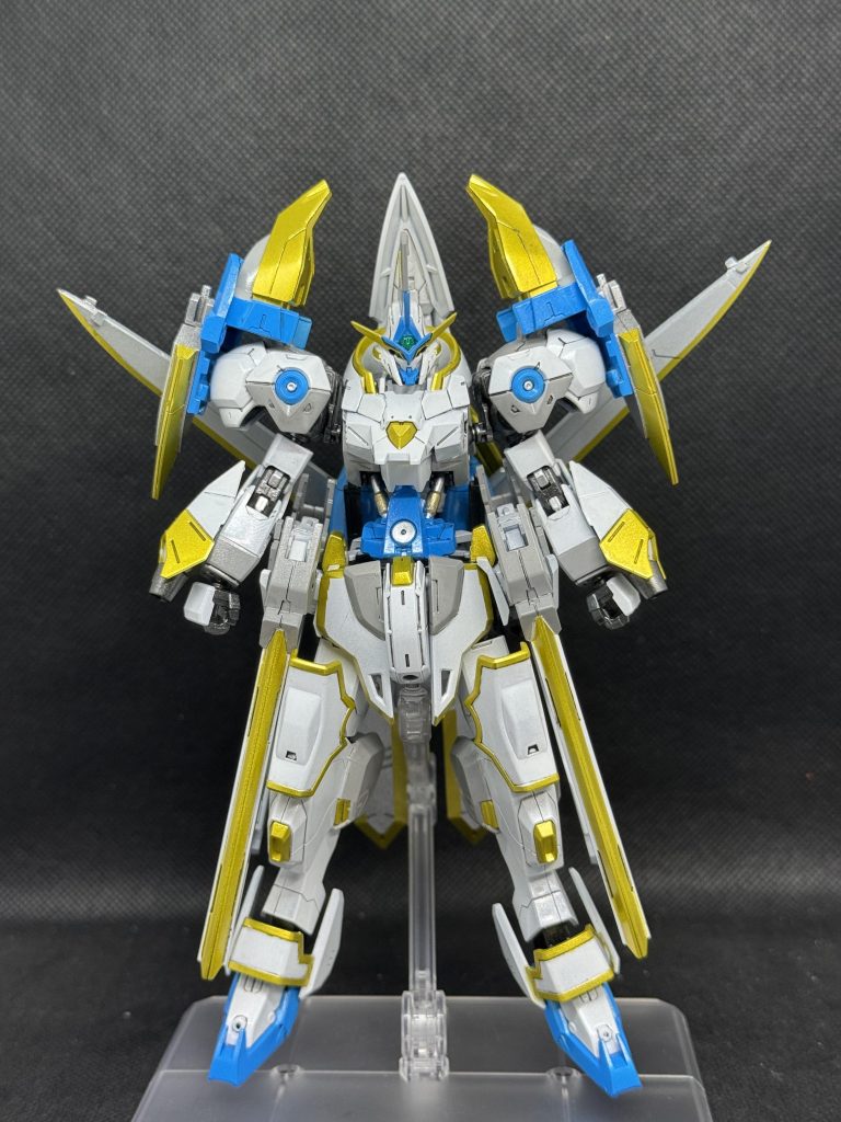 シールドを背面にバックパックモード