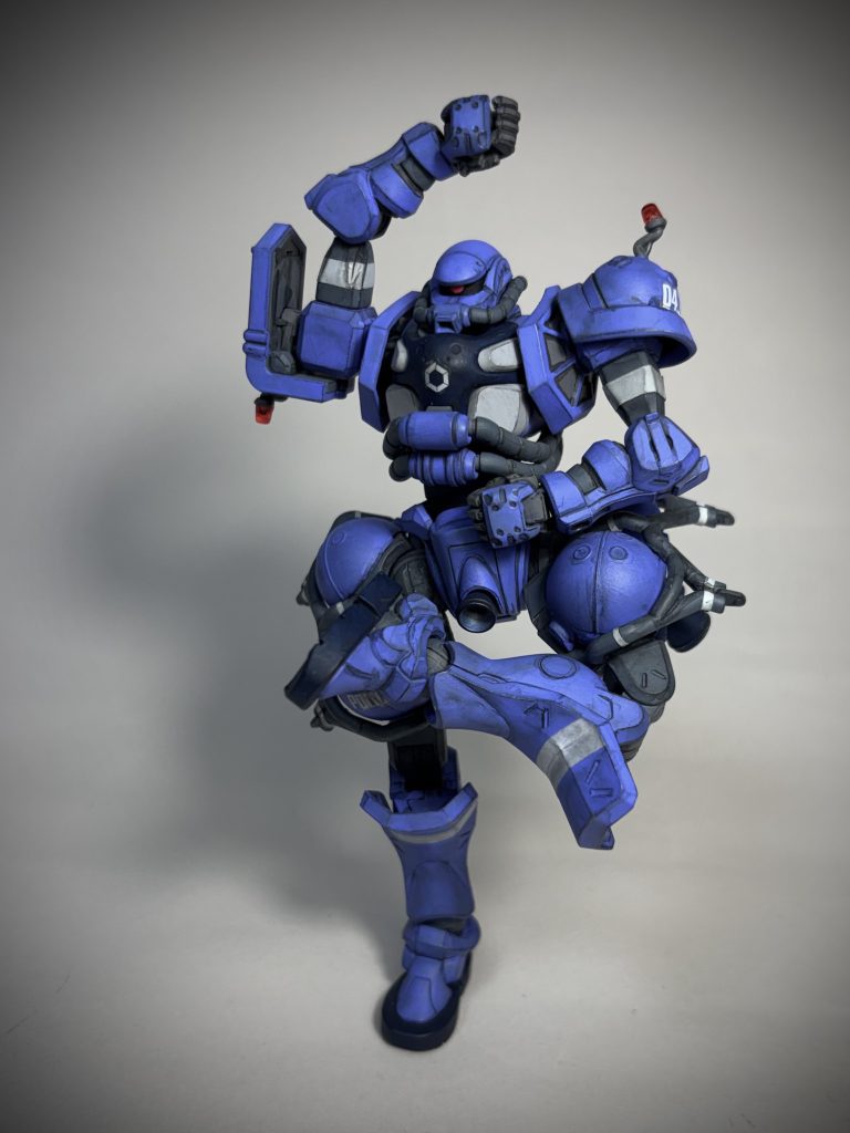 仁王立ちさせたくて、膝上にロール軸を仕込んでみました。シェーさせてみたけど、イマイチ。平手パーツは両方ほしかったな…。