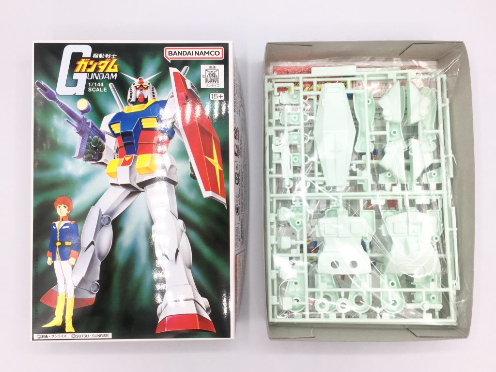 ベースとなるキットは、旧キット1/144ガンダムと、