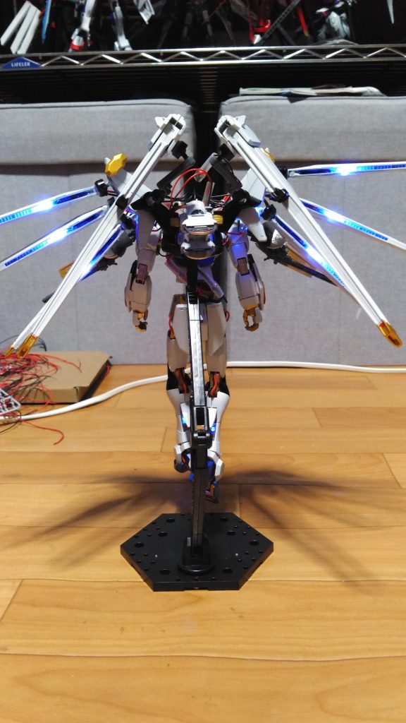 背中には1/60ストフリのレールガン装備してます。