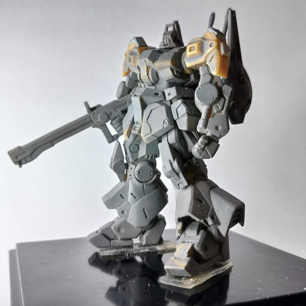 下地のベースグレーです。