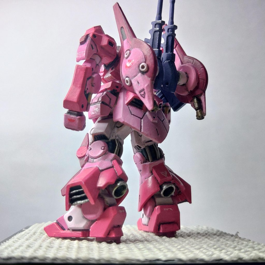 膝裏をパイプに置換(今回はスプリングにしました。)裾横バーニアに横型フィンを追加。ランドセルのスラスター(でいいのかな?)にノズルを追加。