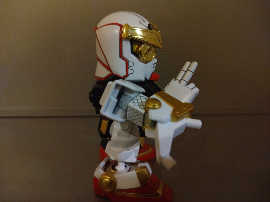 手のパーツも穴埋めしたんですが、プラバン無理やり詰めてヒビ割れ起こしてひさんでした(gundam-kao5)上手くリカバー出来たかと思います(gandam-hand2)