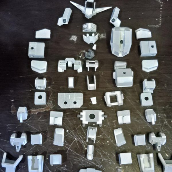 ビルド系イメージでSDCSフレームとビルダーズパーツ等以外はプラ板フルスクラッチで作ってます。もう少し細かいディテールを詰めたいところ。（3枚目）